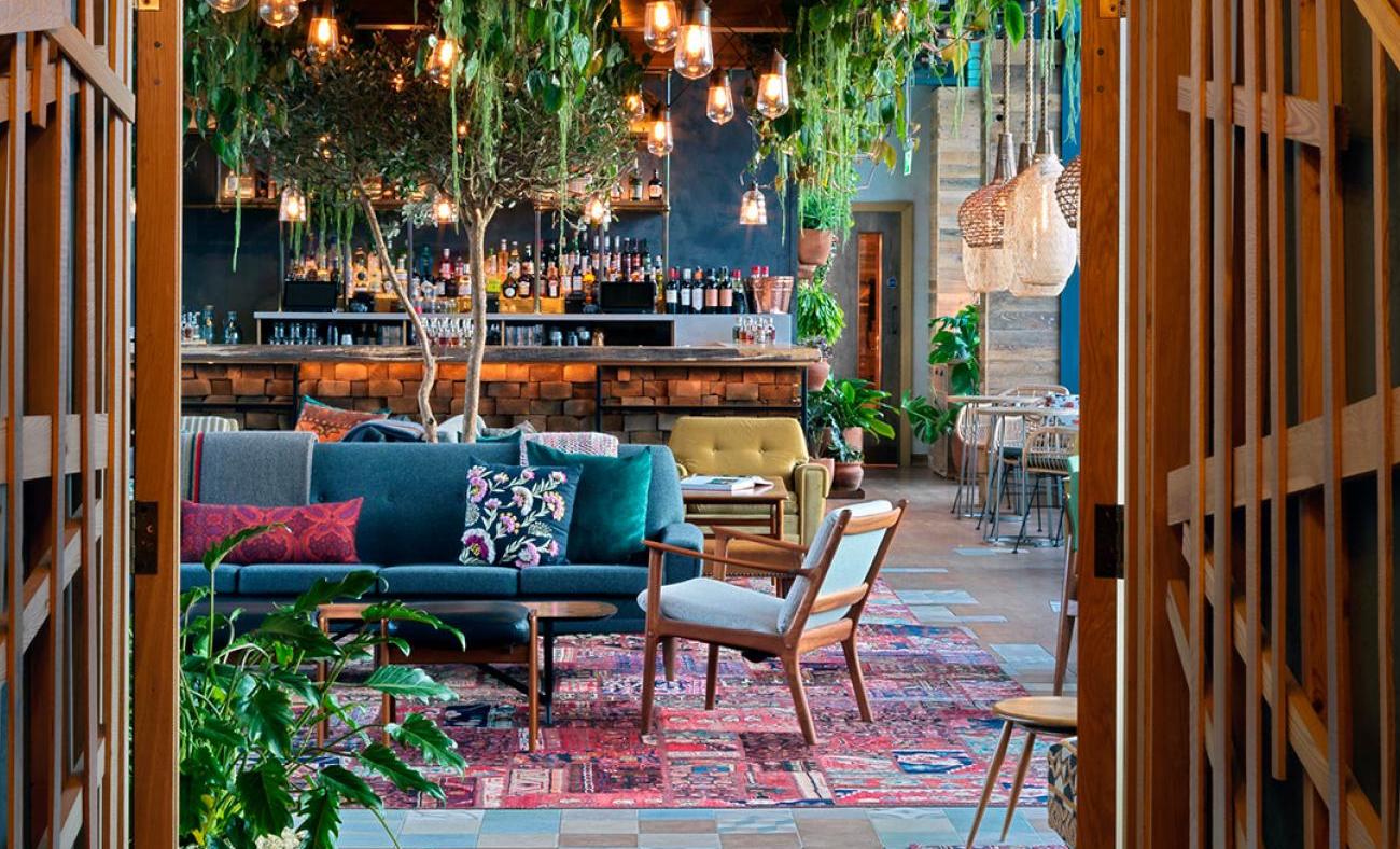 this-gorgeous-treehouse-bar-boasts-incredible-views-over-london-•-the-nest